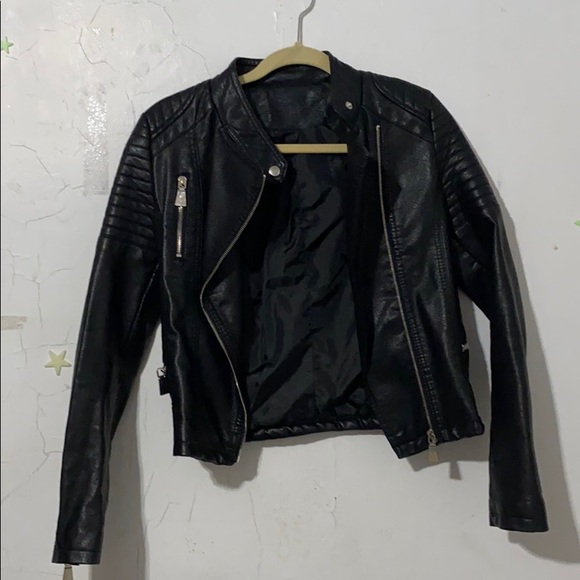 ❌ SOLD ❌ LEATHER JACKET SZ SMALL - Picture 2 of 7